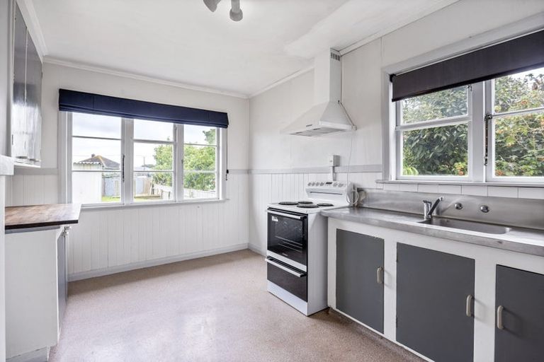 Photo of property in 12 Egmont Street, Patea, 4520