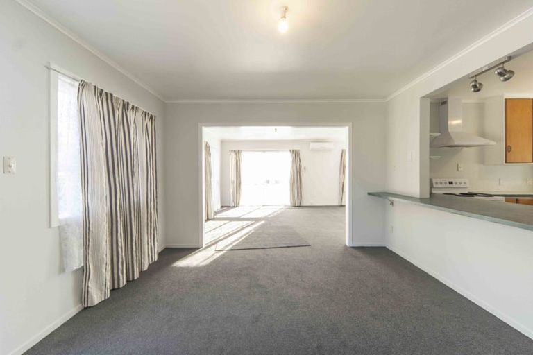 Photo of property in 21 Oakfield Crescent, Pukete, Hamilton, 3200
