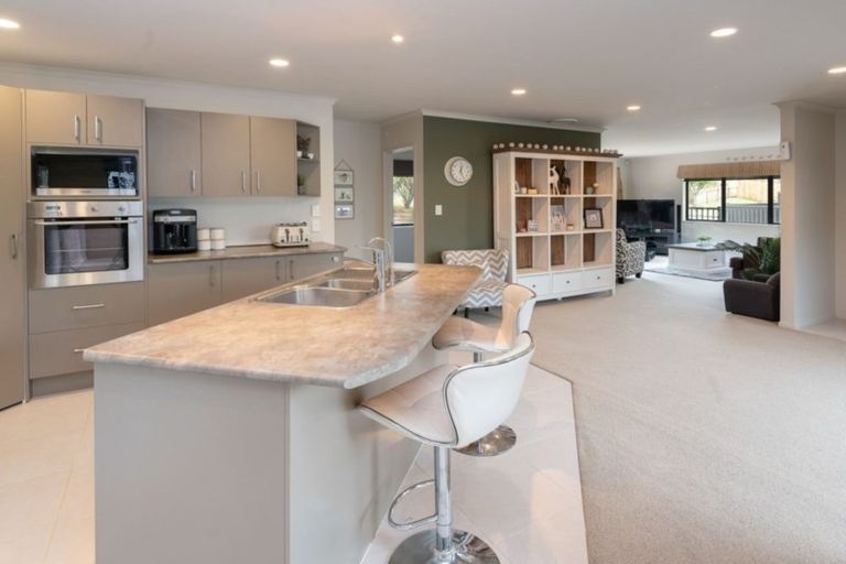 Photo of property in 8 Arthur Carwen Place, Pukekohe, 2120