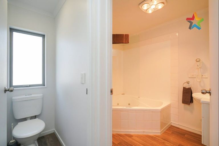 Photo of property in 8a-d Camden Street, Turnbull Thomson Park, Invercargill, 9810