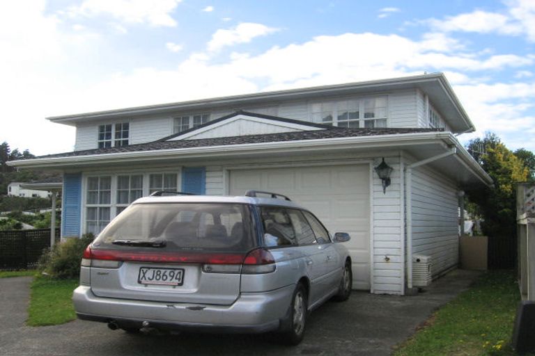 Photo of property in 12 Epping Grove, Karori, Wellington, 6012