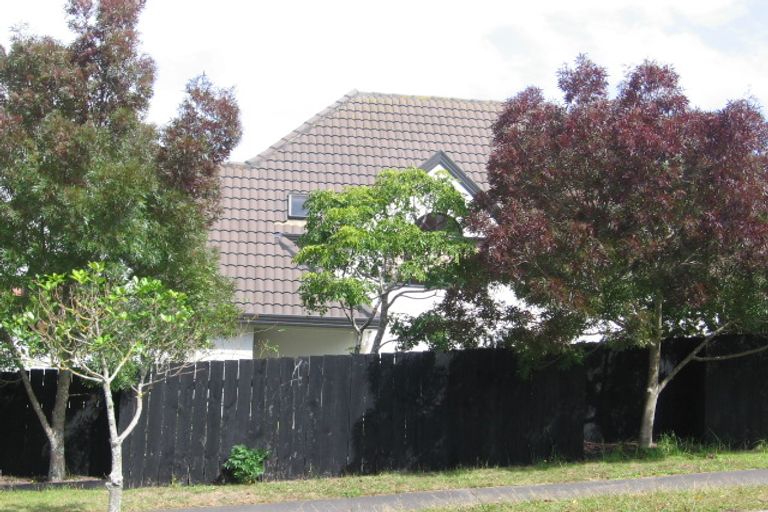Photo of property in 2/5 Arirang Rise, Pinehill, Auckland, 0632