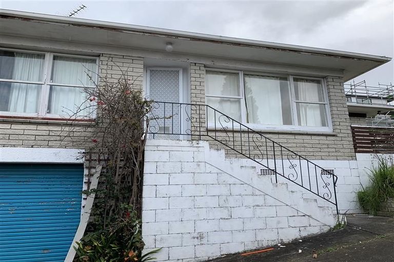 Photo of property in 2/176 Archers Road, Glenfield, Auckland, 0629