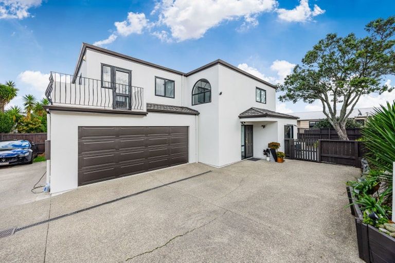 Photo of property in 2/102 Forrest Hill Road, Forrest Hill, Auckland, 0620