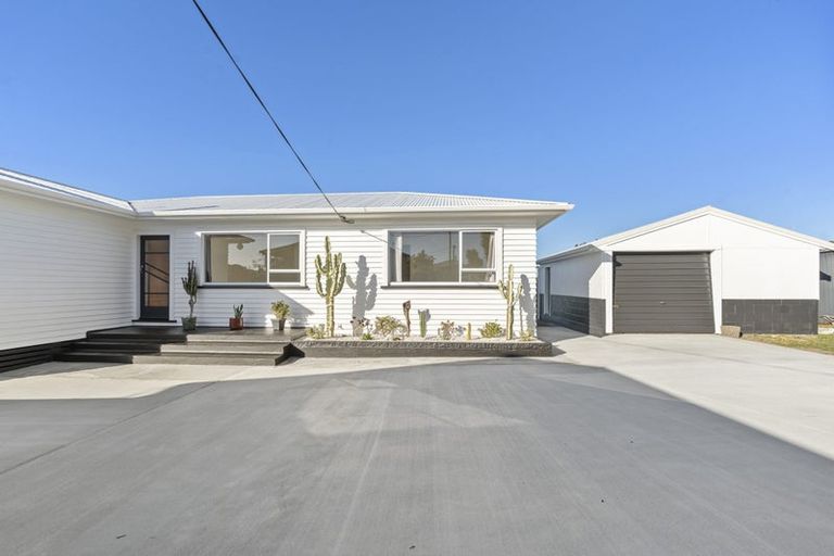 Photo of property in 97d Pioneer Road, Moturoa, New Plymouth, 4310