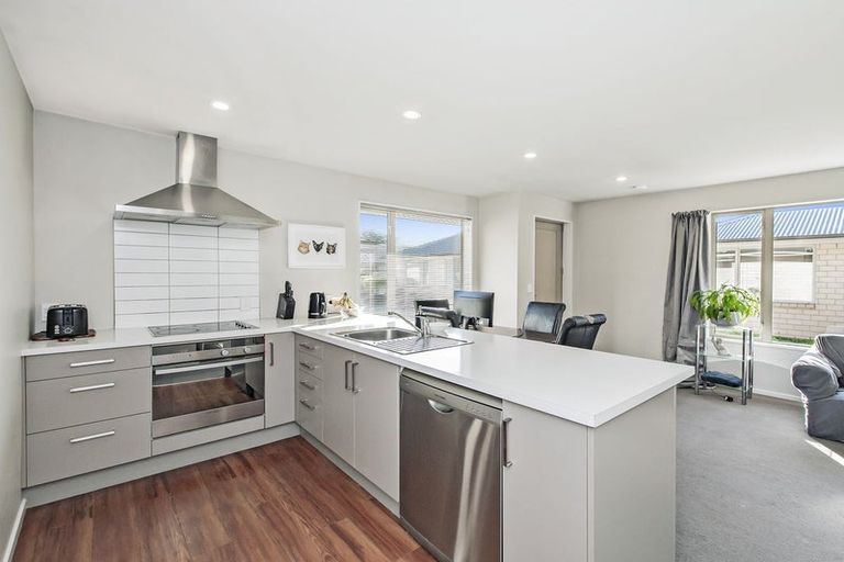 Photo of property in 46 Thackeray Place, Waltham, Christchurch, 8023