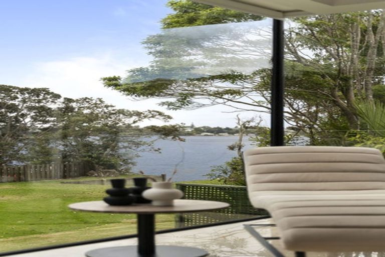 Photo of property in 14a Stanley Point Road, Stanley Point, Auckland, 0624