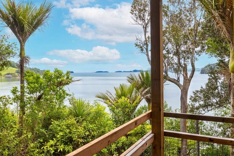 Photo of property in 10 Clinton Road, Tawharanui Peninsula, Matakana, 0986