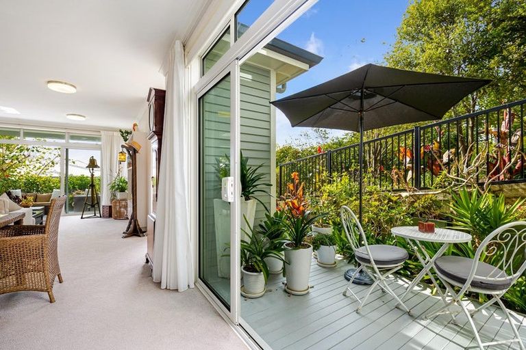 Photo of property in 6 Park Lane, Orewa, 0931