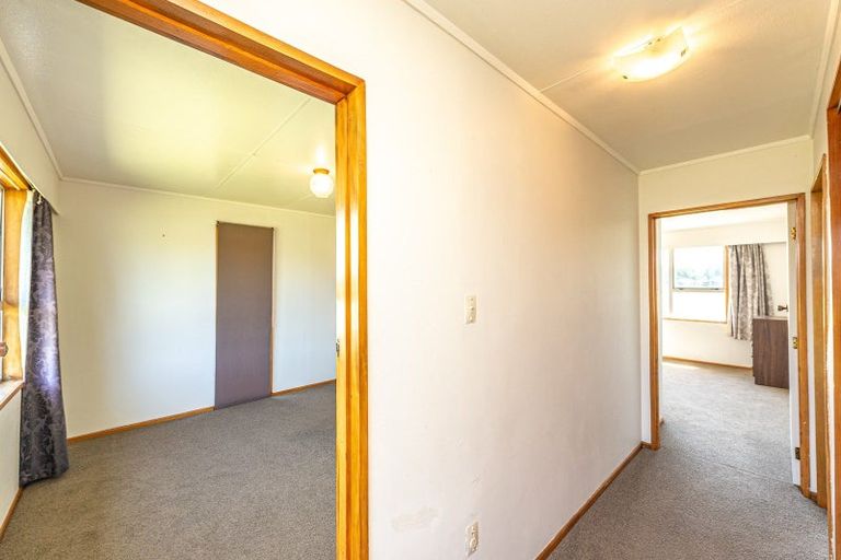 Photo of property in 16 Swinbourne Street, Waverley, 4510