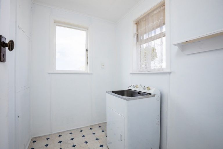 Photo of property in 75 Wrantage Street, Westown, New Plymouth, 4310