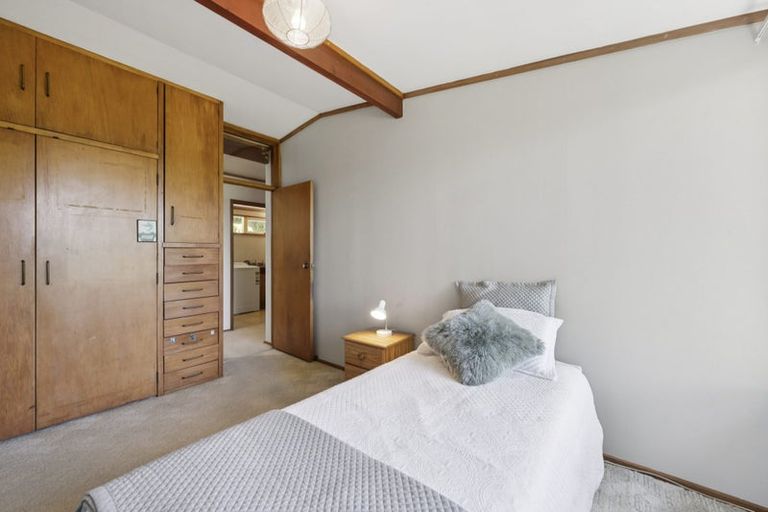 Photo of property in 222 Atkinson Road, Titirangi, Auckland, 0604