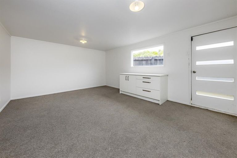 Photo of property in 3/13 Kirklow Place, Goodwood Heights, Auckland, 2105