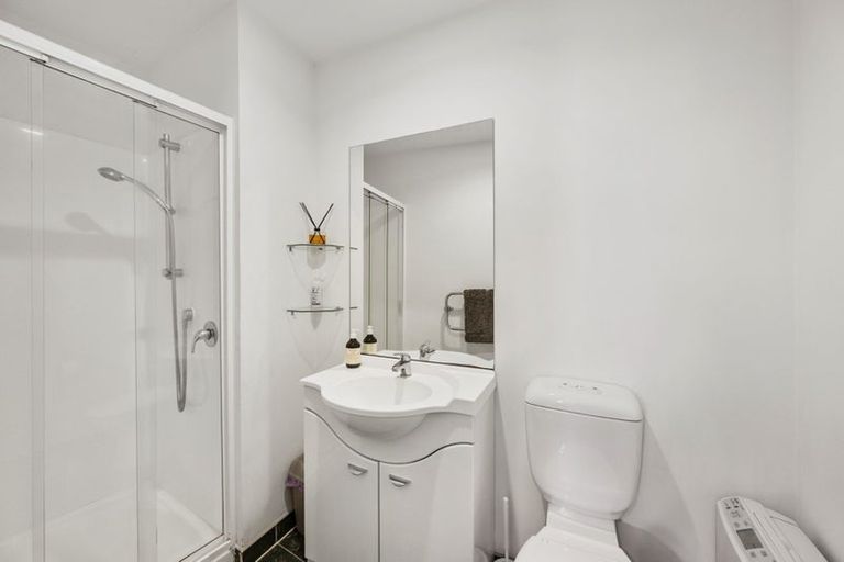 Photo of property in Atrium Apartments, 3n/154 The Terrace, Wellington Central, Wellington, 6011