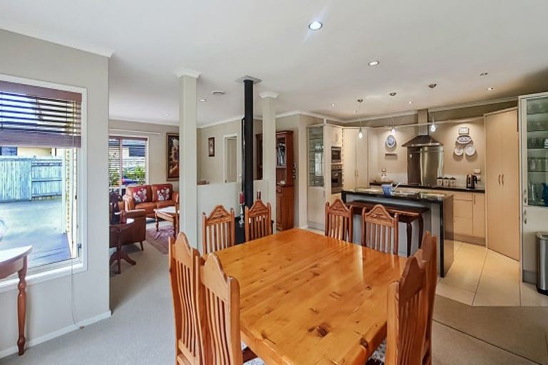 Photo of property in 44 Phillips Street, Sanson, 4817