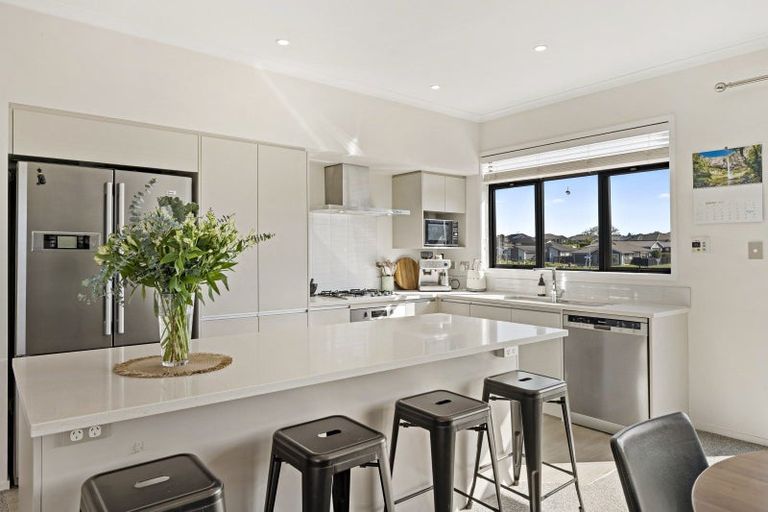 Photo of property in 8 Ara Kakara Avenue, Huapai, Kumeu, 0810