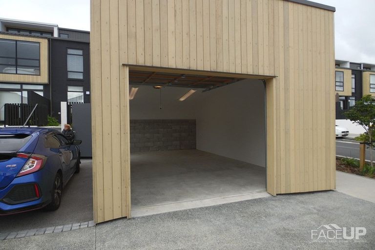 Photo of property in 242 Hobsonville Point Road, Hobsonville, Auckland, 0616