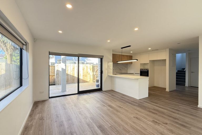 Photo of property in 30d Durham Street, Te Atatu Peninsula, Auckland, 0610