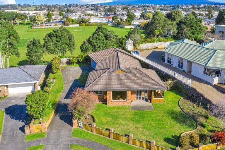 Photo of property in 10 Chatswood Grove, Fitzroy, New Plymouth, 4312