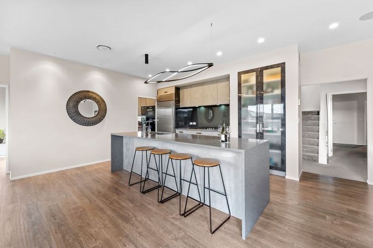 Photo of property in 60 Pohutukawa Parade, Riverhead, 0820