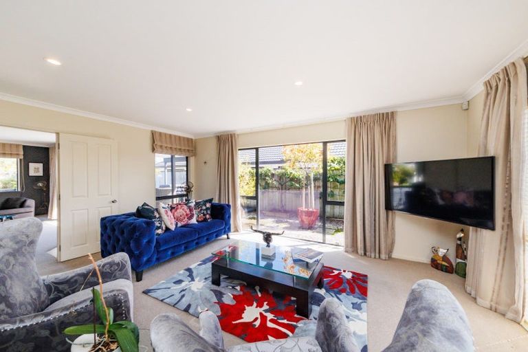 Photo of property in 2 Buttonwood Court, Milson, Palmerston North, 4414