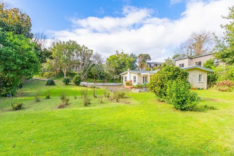 Photo of property in 27 Renown Road, Raumati South, Paraparaumu, 5032