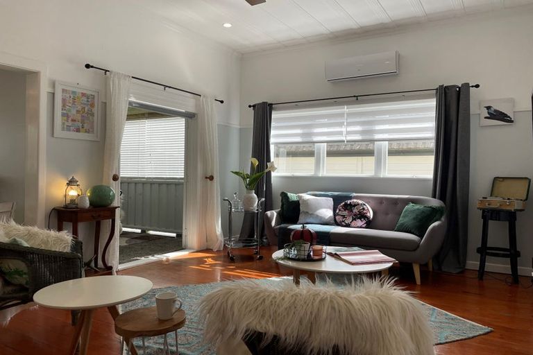 Photo of property in 2 Blacks Road, Greenhithe, Auckland, 0632