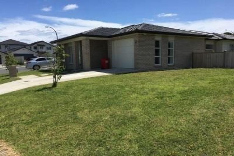 Photo of property in 2 Maylee Crescent, Gulf Harbour, Whangaparaoa, 0930