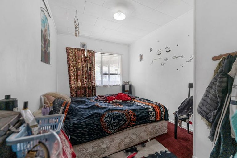 Photo of property in 14 Mile Place, Henderson, Auckland, 0612