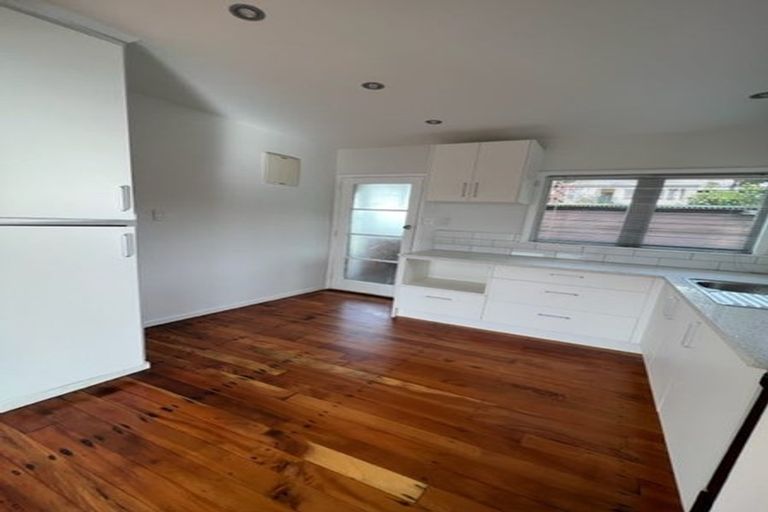 Photo of property in 2/180 Archers Road, Glenfield, Auckland, 0629