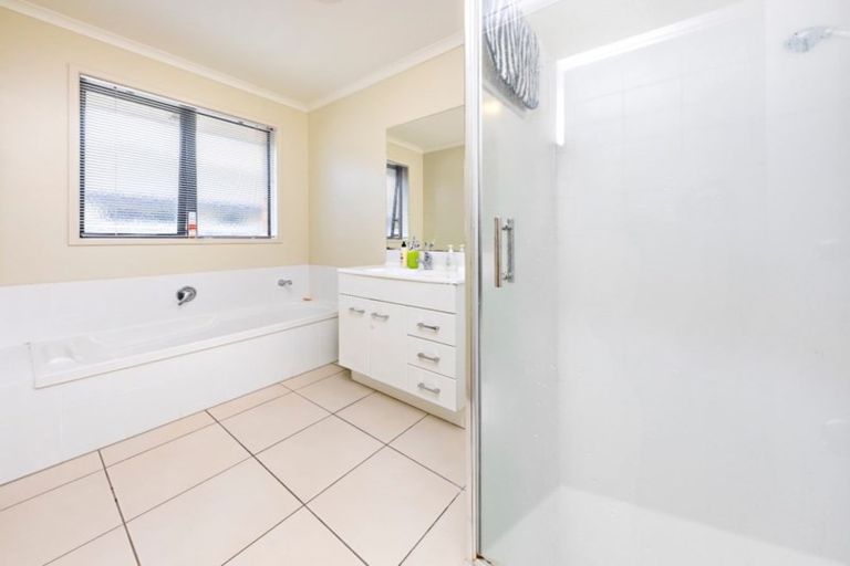 Photo of property in 2 Ribbonwood Close, Te Kauwhata, 3710