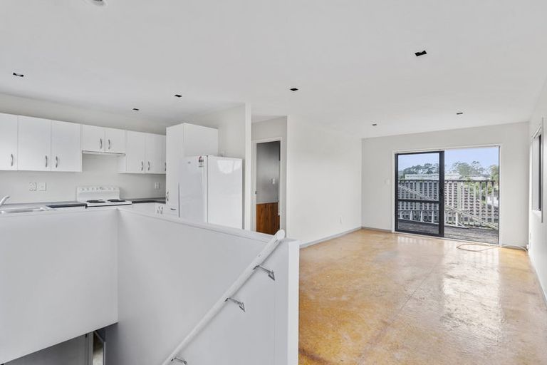 Photo of property in 18 Chislehurst Street, Henderson, Auckland, 0612