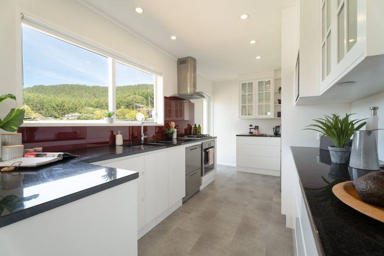 Photo of property in 24 Oriel Avenue, Tawa, Wellington, 5028