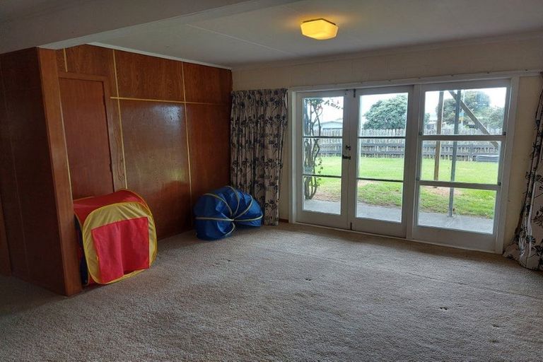 Photo of property in 65 Maunsell Road, Port Waikato, Tuakau, 2695