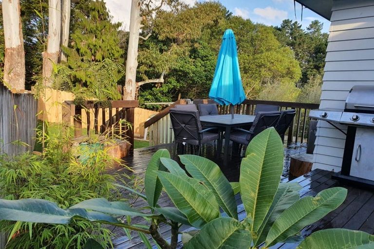 Photo of property in 60b Cyclarama Crescent, Massey, Auckland, 0614