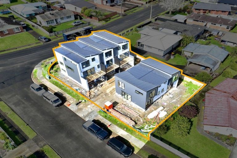 Photo of property in 2d Convair Crescent, Mangere, Auckland, 2022