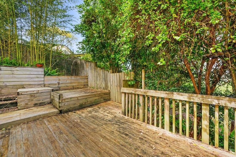 Photo of property in 10 Limmer Place, Browns Bay, Auckland, 0632