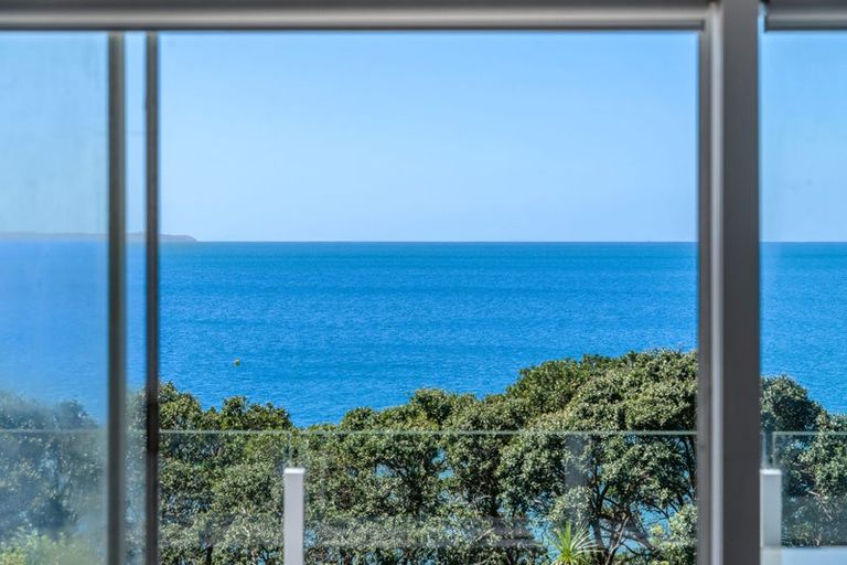 Photo of property in 17 Bournemouth Terrace, Murrays Bay, Auckland, 0630