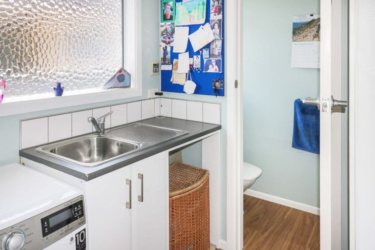 Photo of property in 5 Holyoake Crescent, Avalon, Lower Hutt, 5011