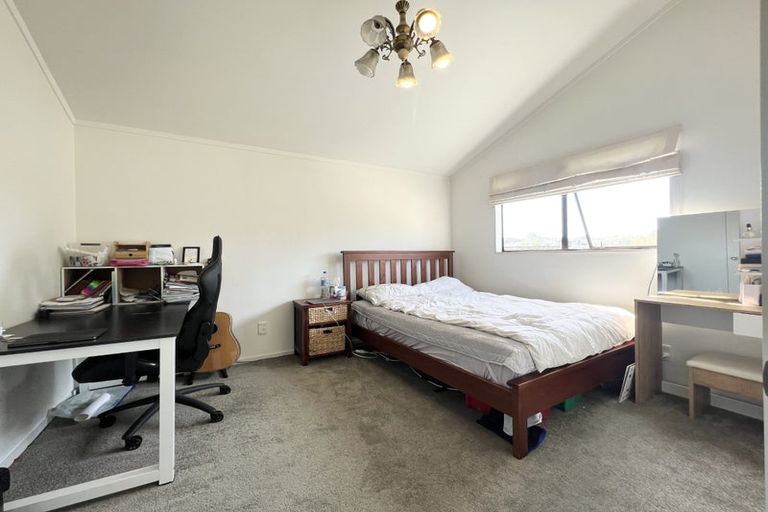 Photo of property in 2 Centorian Drive, Windsor Park, Auckland, 0632