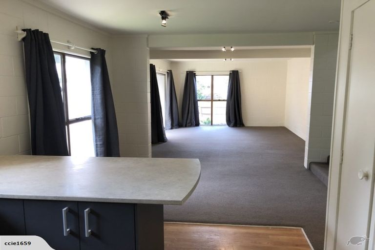 Photo of property in 14 Teviot Place, Totara Vale, Auckland, 0629