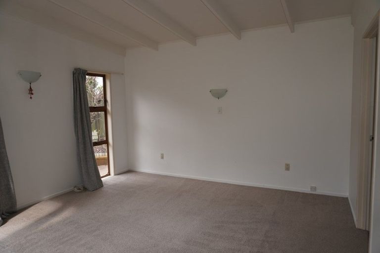 Photo of property in 11 Munstead Place, Hillcrest, Auckland, 0627