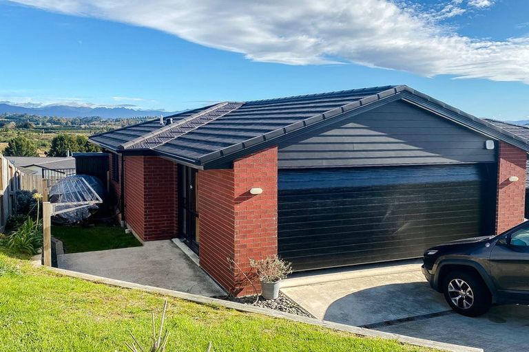 Photo of property in 11 Stingray Drive, Omokoroa, 3114
