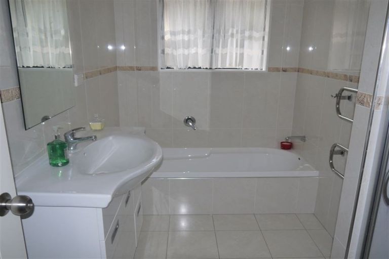 Photo of property in 497 Great South Road, Opaheke, Papakura, 2113