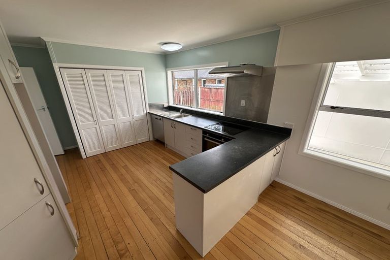 Photo of property in 2/8 Edgewater Drive, Pakuranga, Auckland, 2010