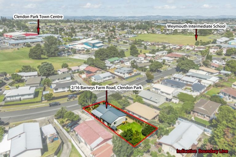 Photo of property in 2/16 Barneys Farm Road, Clendon Park, Auckland, 2103