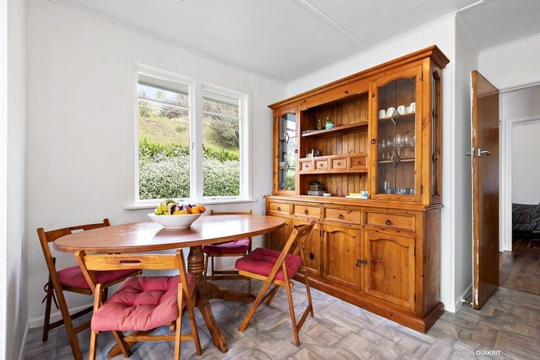 Photo of property in 22 Kenmore Street, Newlands, Wellington, 6037