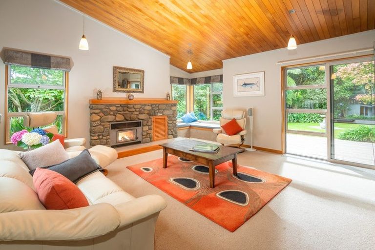 Photo of property in 54 Kohekohe Road, Waikanae, 5036