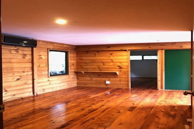 Photo of property in 25 Emlyn Place, Torbay, Auckland, 0630