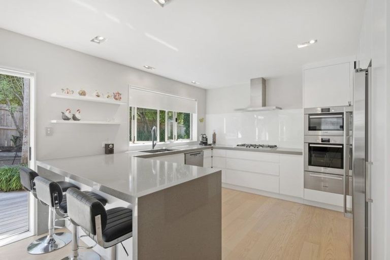 Photo of property in 13 Te Hoe Grove, Pinehill, Auckland, 0632